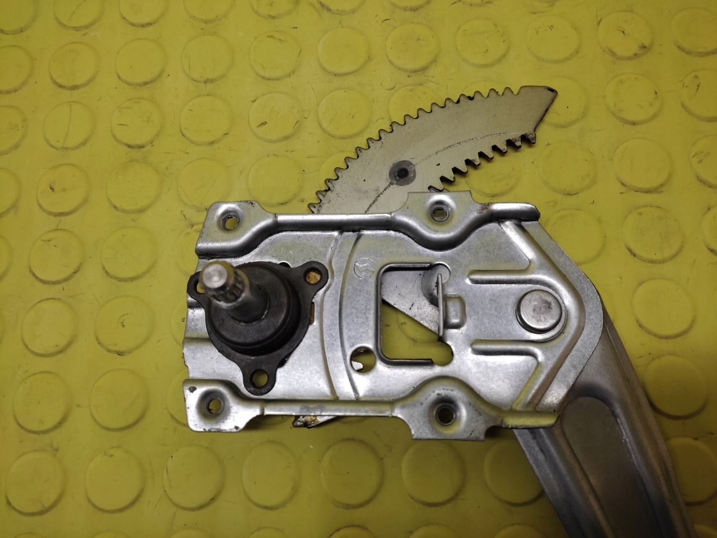 DAIHATSU CUORE VII window regulator left rear part