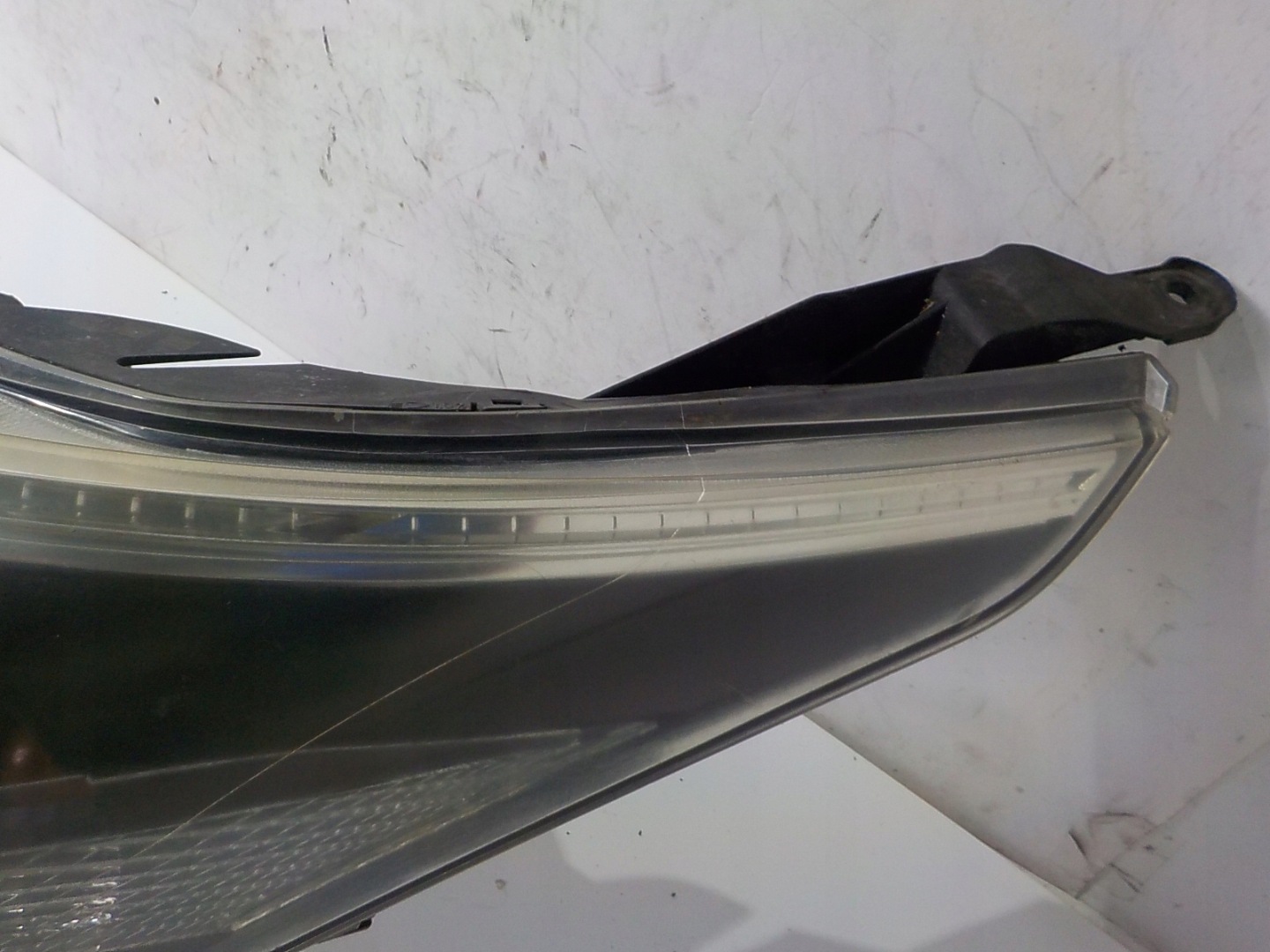 TOYOTA AVENSIS III T27 LIFT light left front front UK