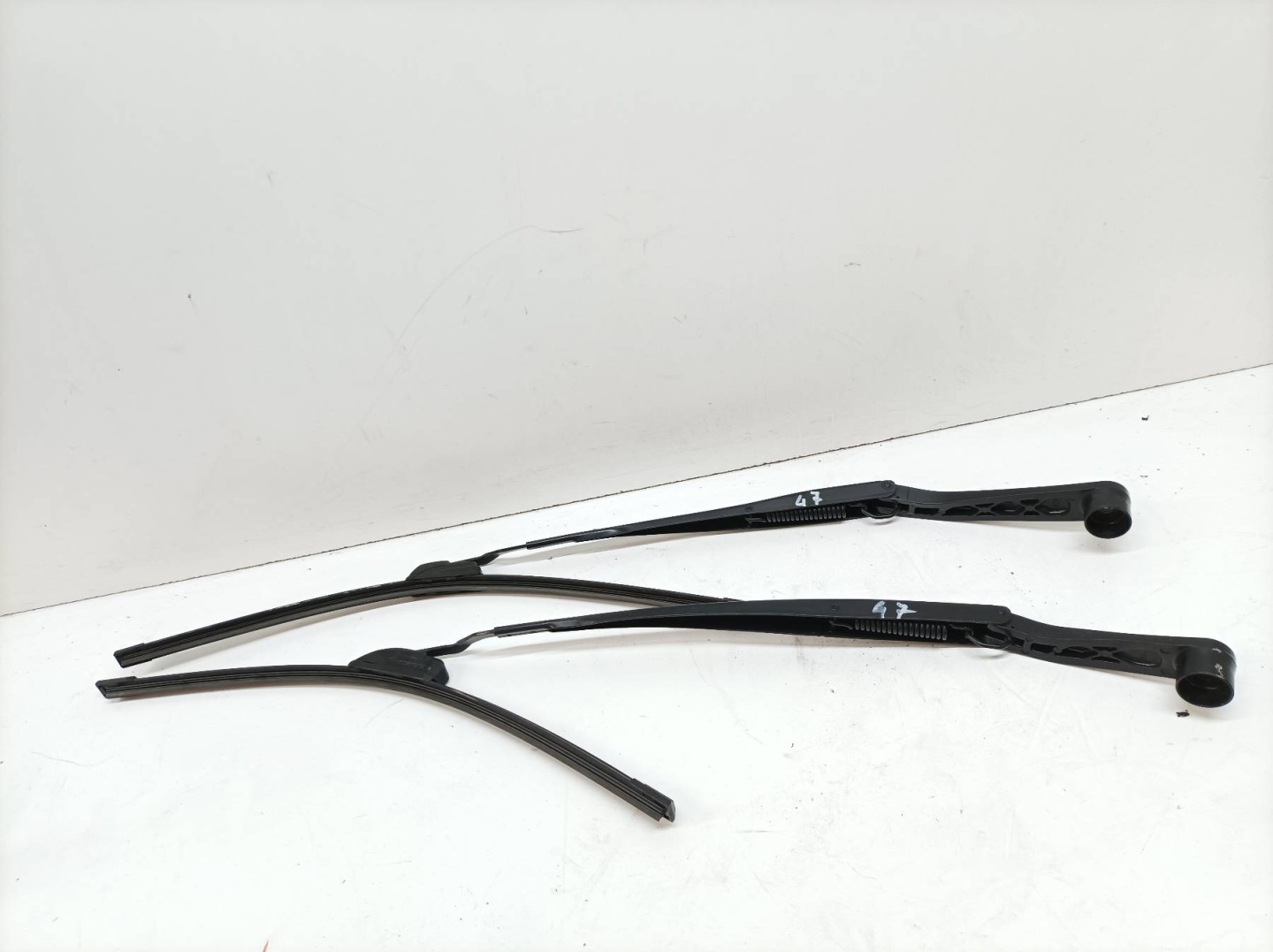 wiper arms front KOMPLET Dodge Charger VII (2011- )