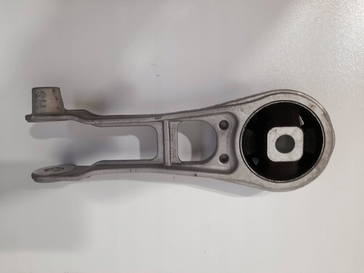 Toyota Aygo X Support / Support plaque Moteur (N174)