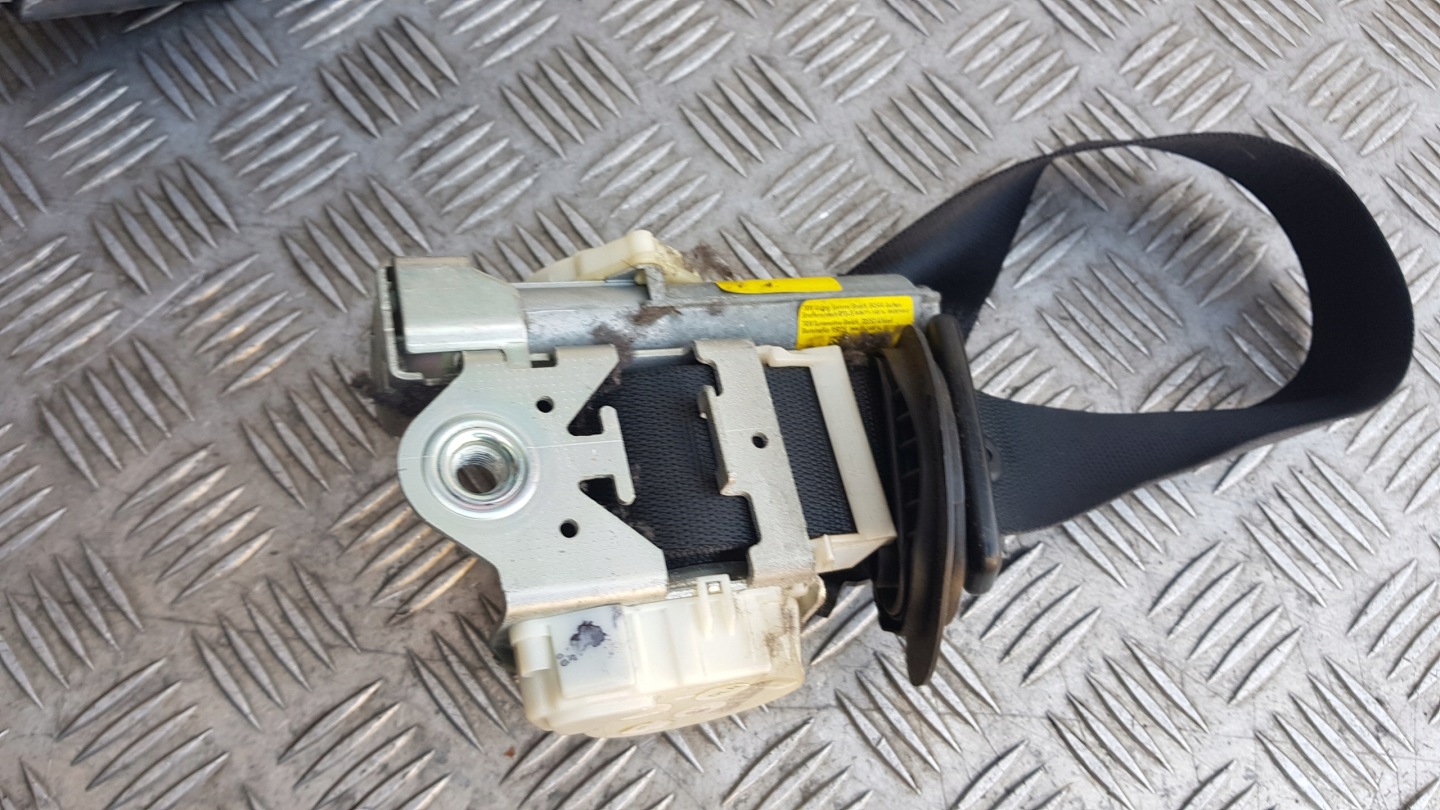 MERCEDES W204 tension belt safety front right