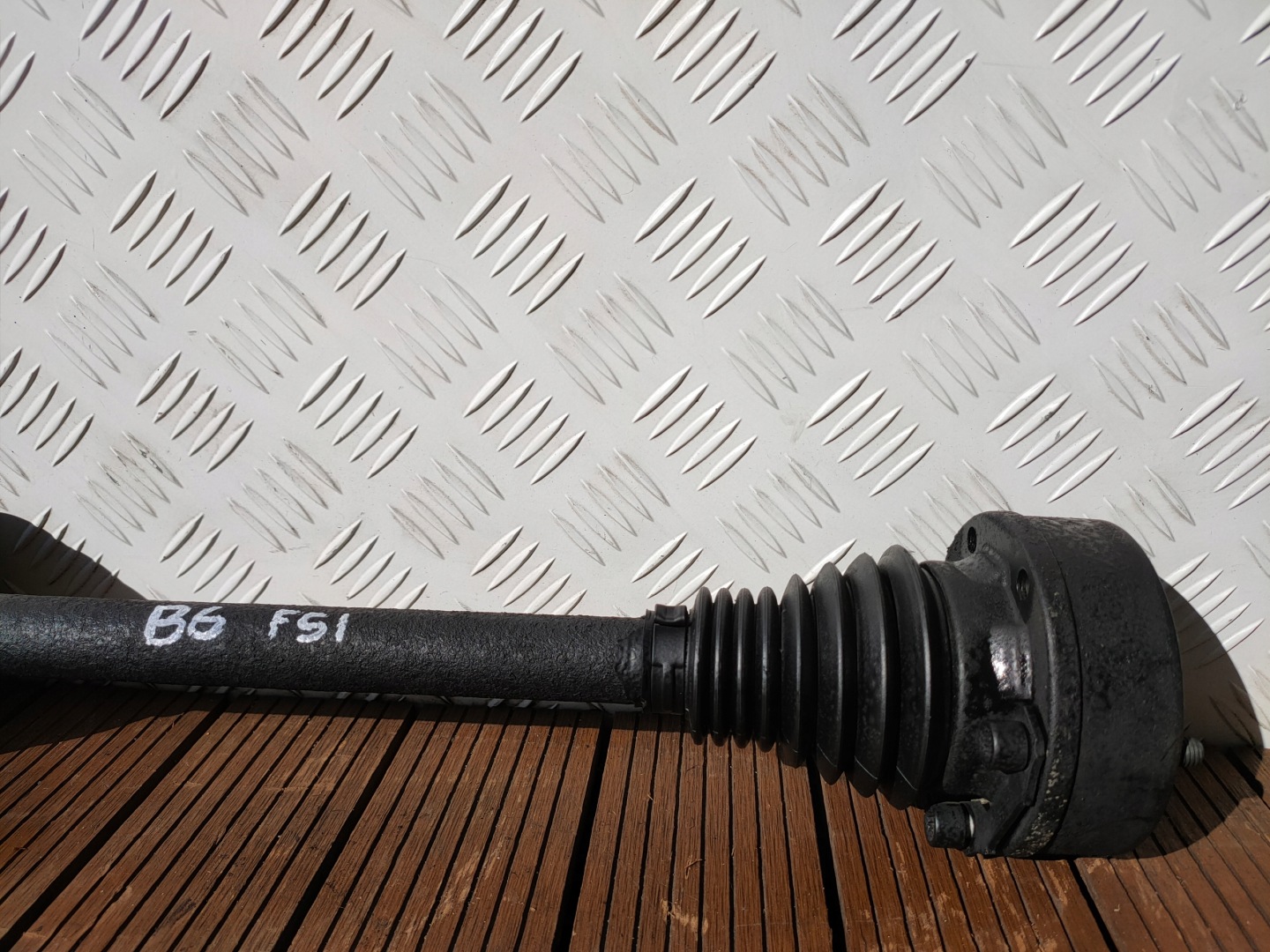 VW PASSAT B6 05-10 1.6 FSI semi-axis front left short. complete OE