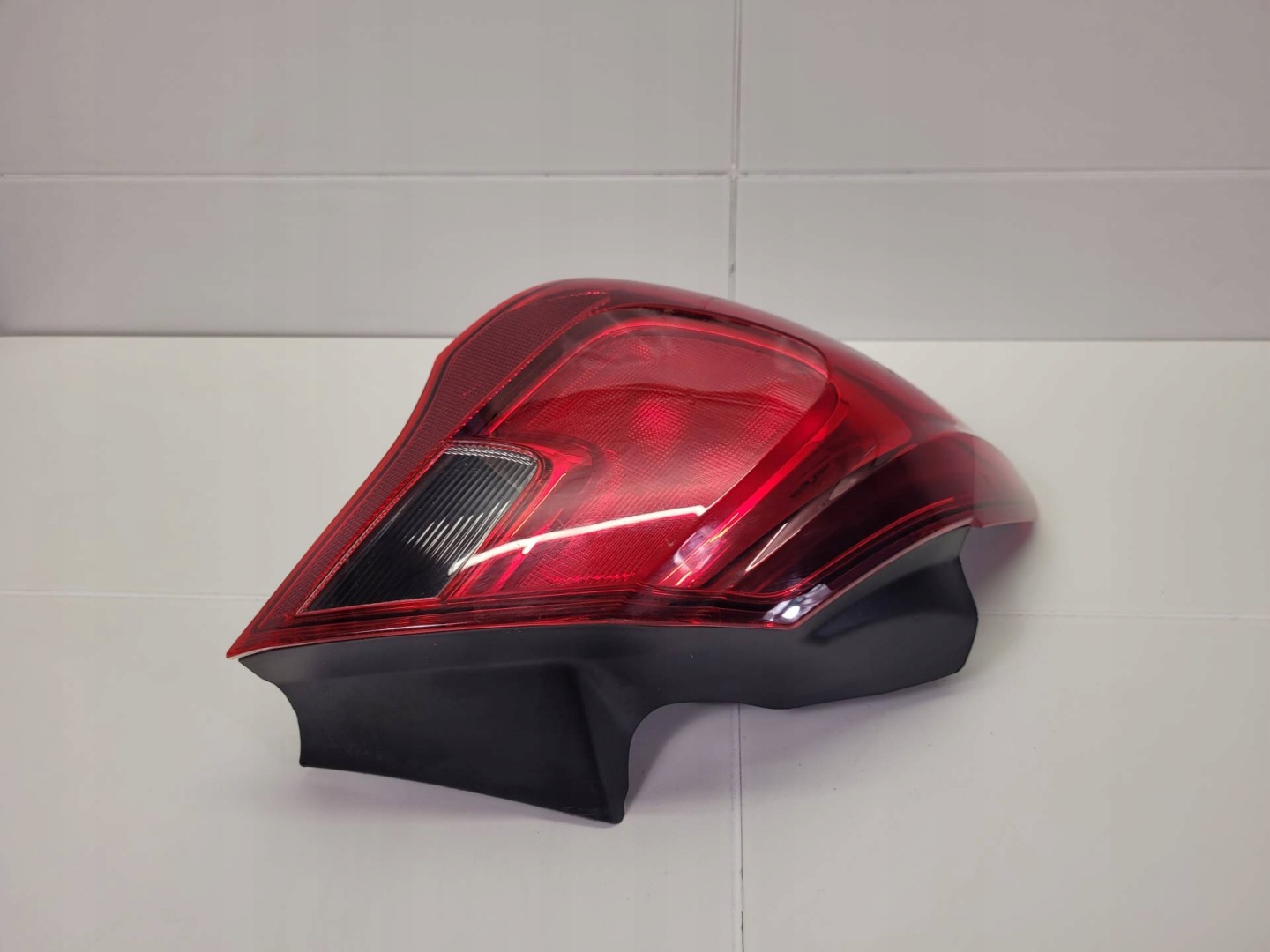 light rear left side Opel Corsa E 2016 460034366