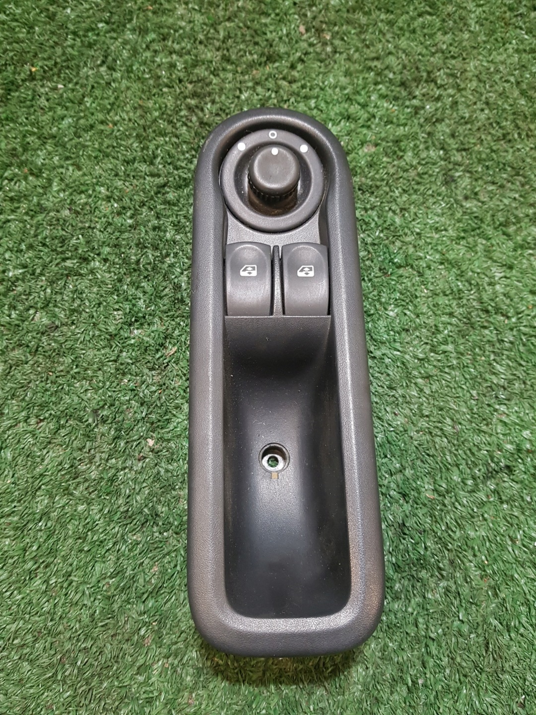 control panel of the window driver´s RENAULT TWINGO 2 8200356515B