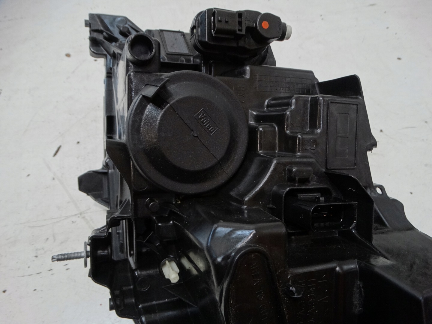 light right front FULL LED PEUGEOT 208 9833036180 EUROPA