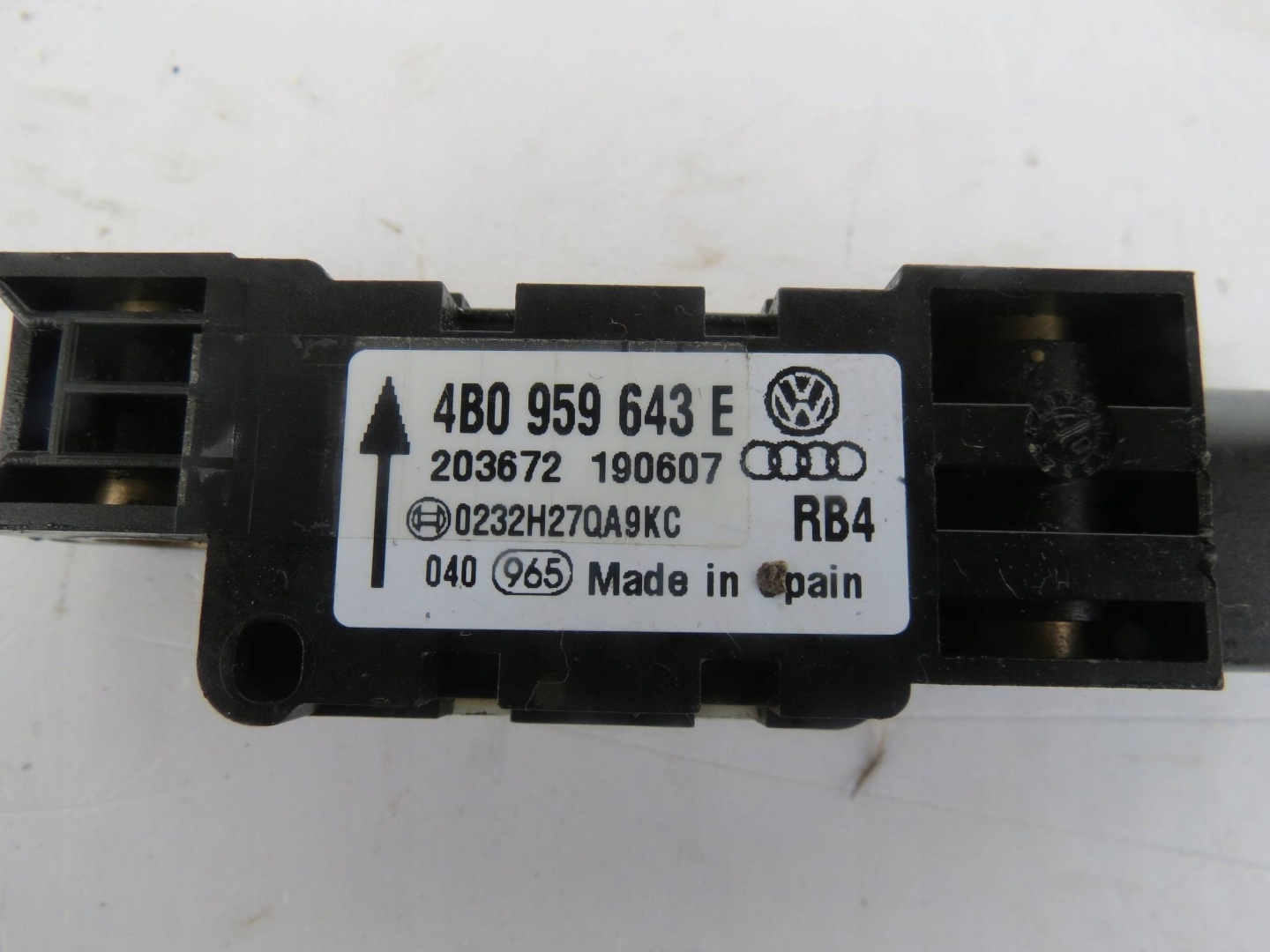 Crashsensor Drucksensor AIRBAG PORSCHE CAYENNE und 7L5 4.8 V8 4B0959643E