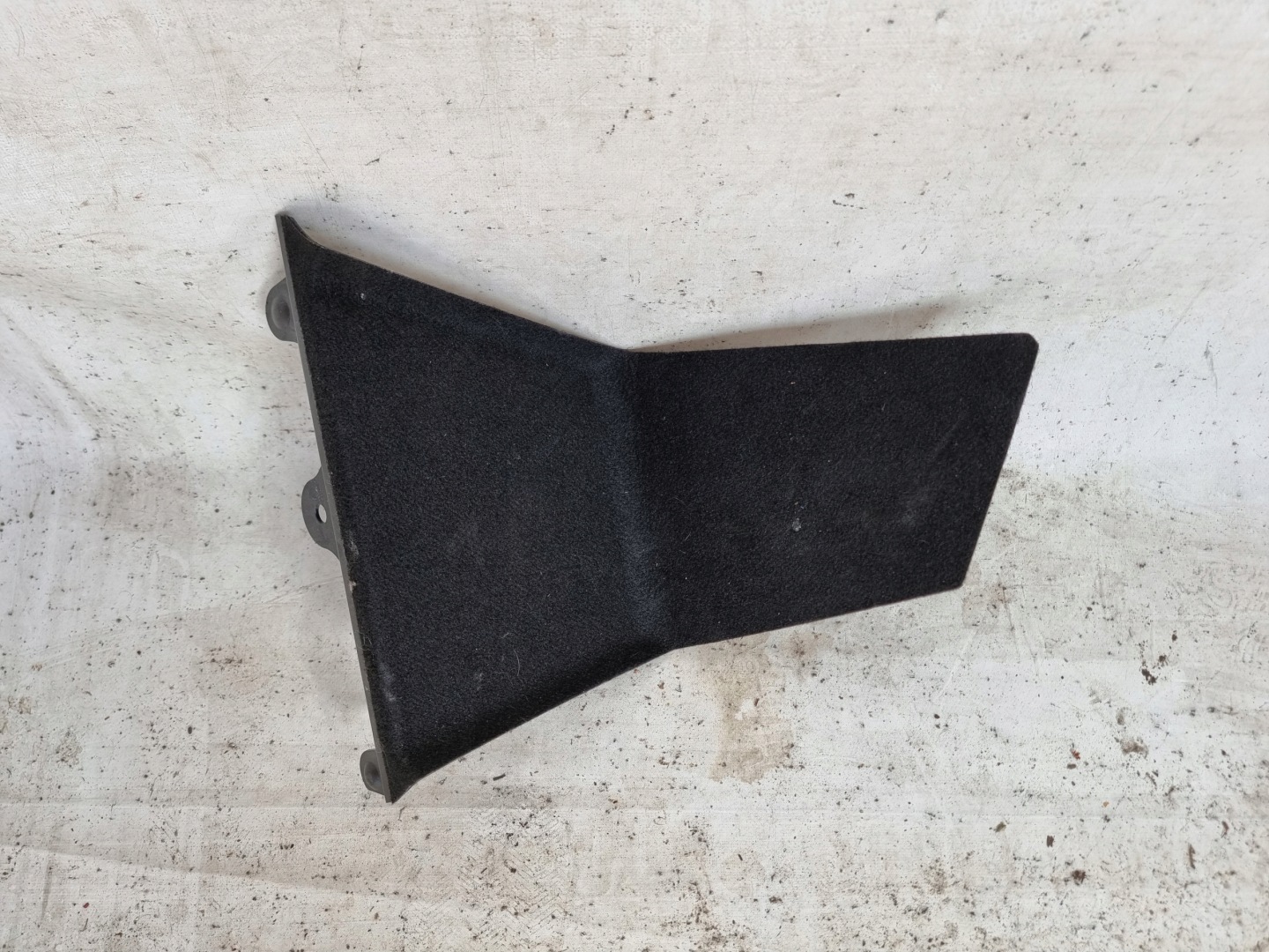 TESLA MODEL Y 20-> right PRZEGRODA KIESZEN boot 1492956-00-C
