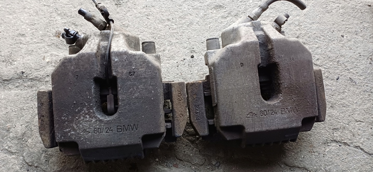 BMW E60 E61 Bremssattel Bremse Sattel Brems- links oder rechts heck 60/24