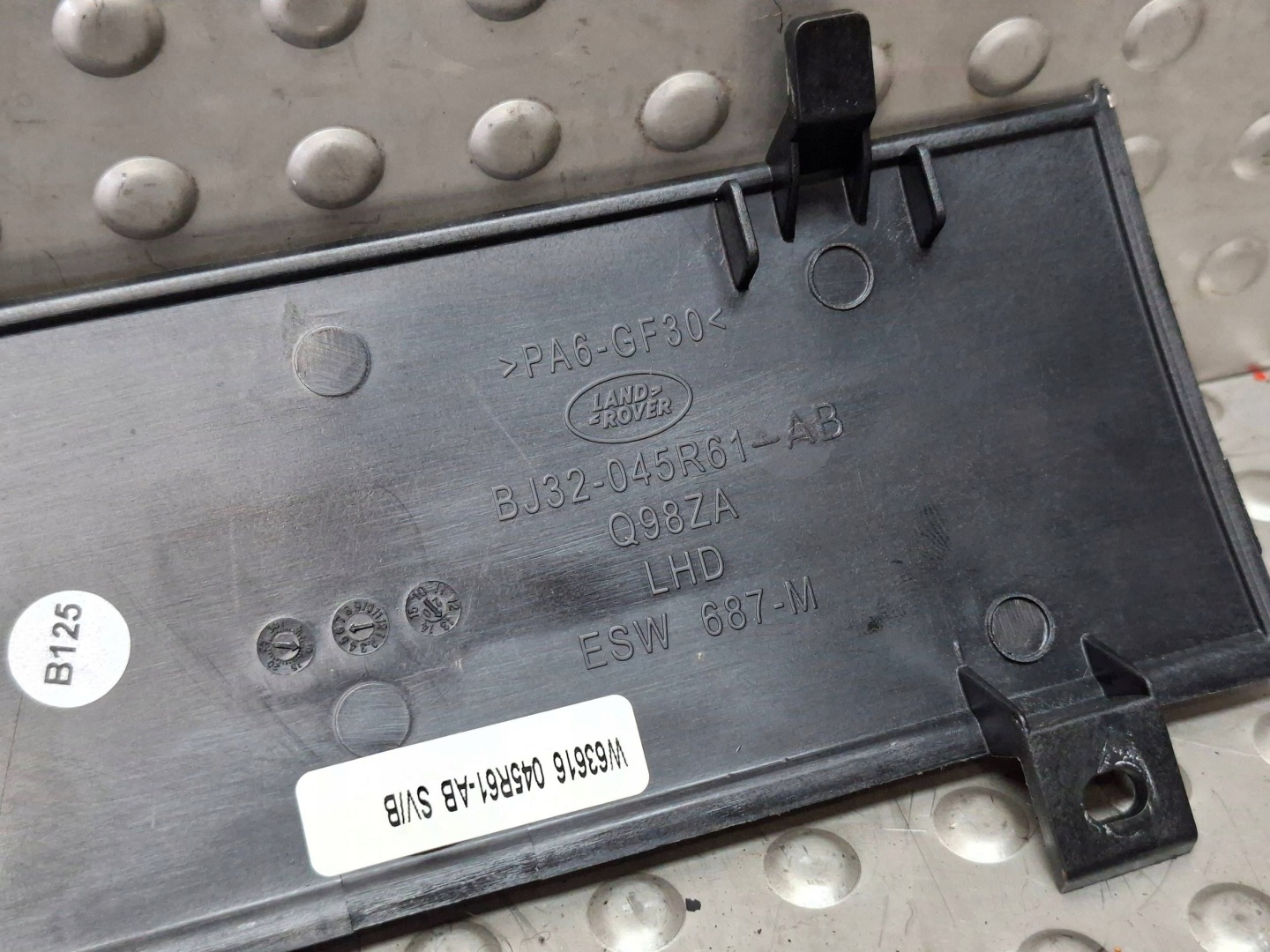 moulding consoles RANGE ROVER EVOQUE BJ32-045R61-AB