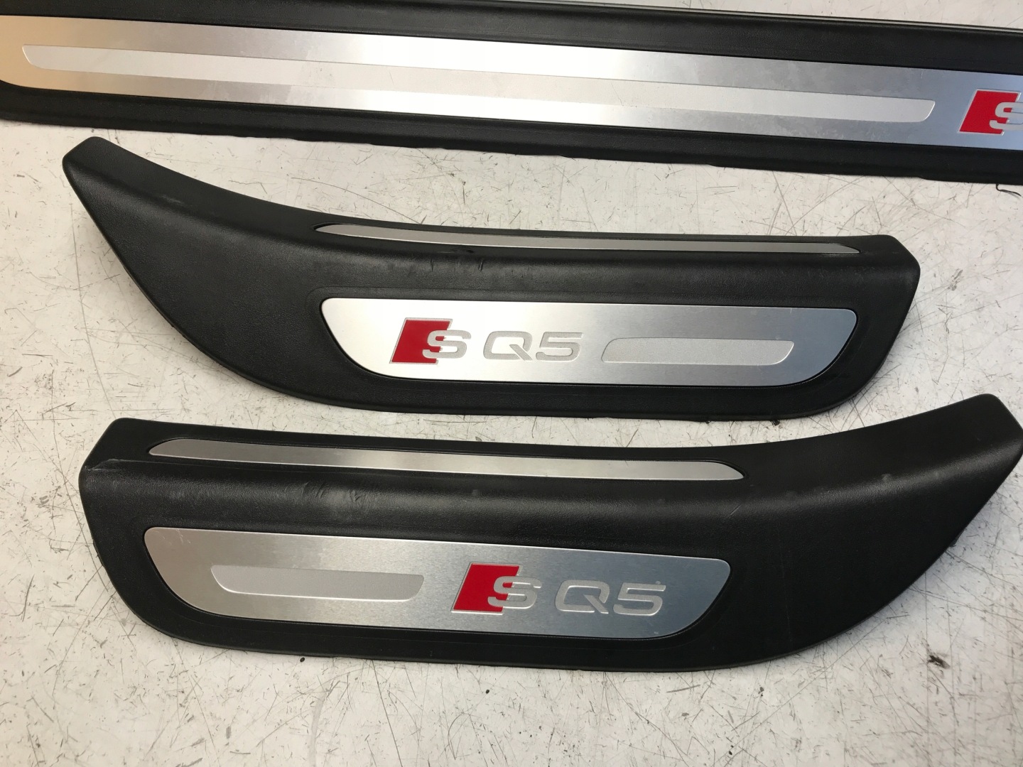 moulding cap threshold AUDI SQ5 KOMPLET8R0853373G