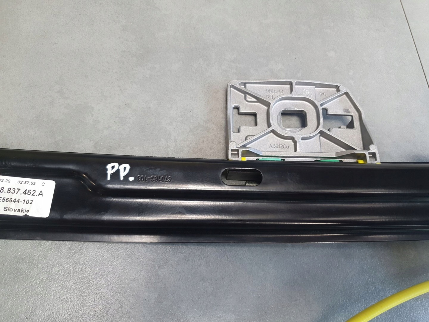 Audi Q8 window regulator z silniczkiem right front 4M8837462A