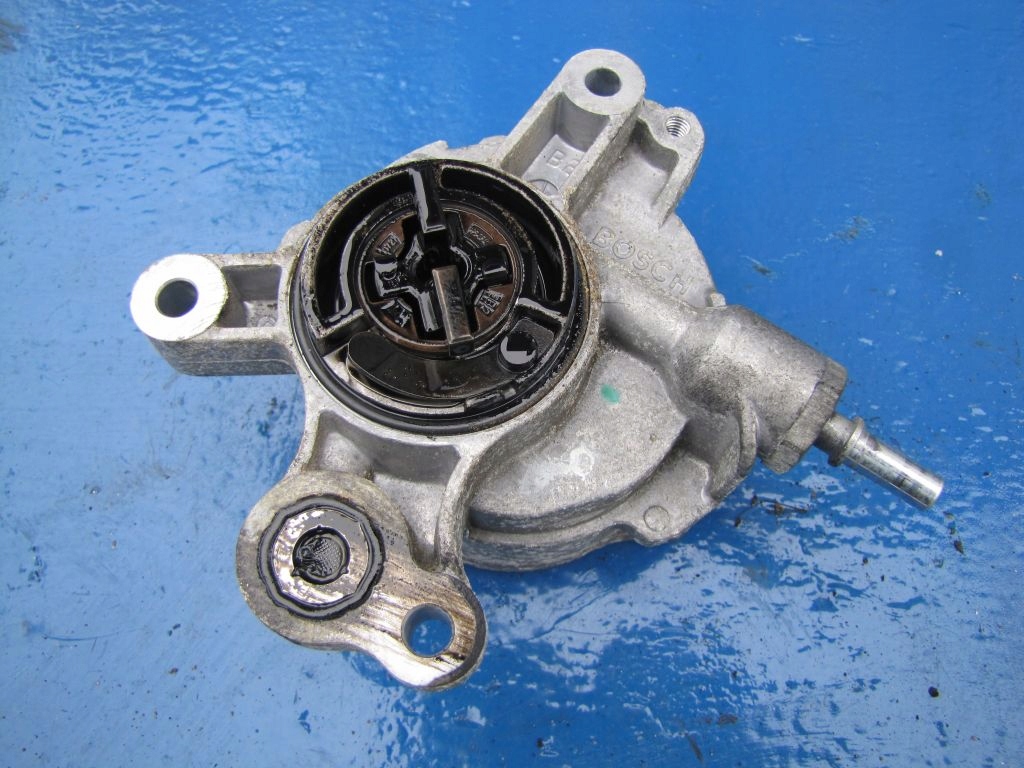 VOLVO C30 C70 S40 V50 S80 V70 2.0 D - Pompa VACUM