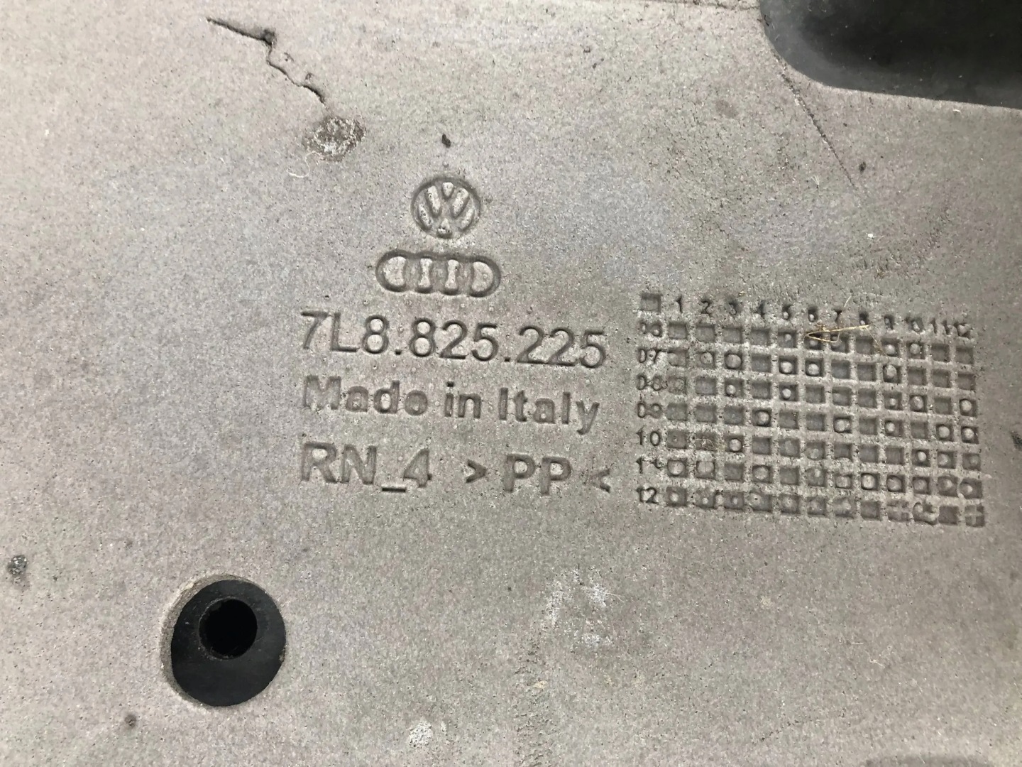 cover chassis AUDI Q7 4L 7L8825231A