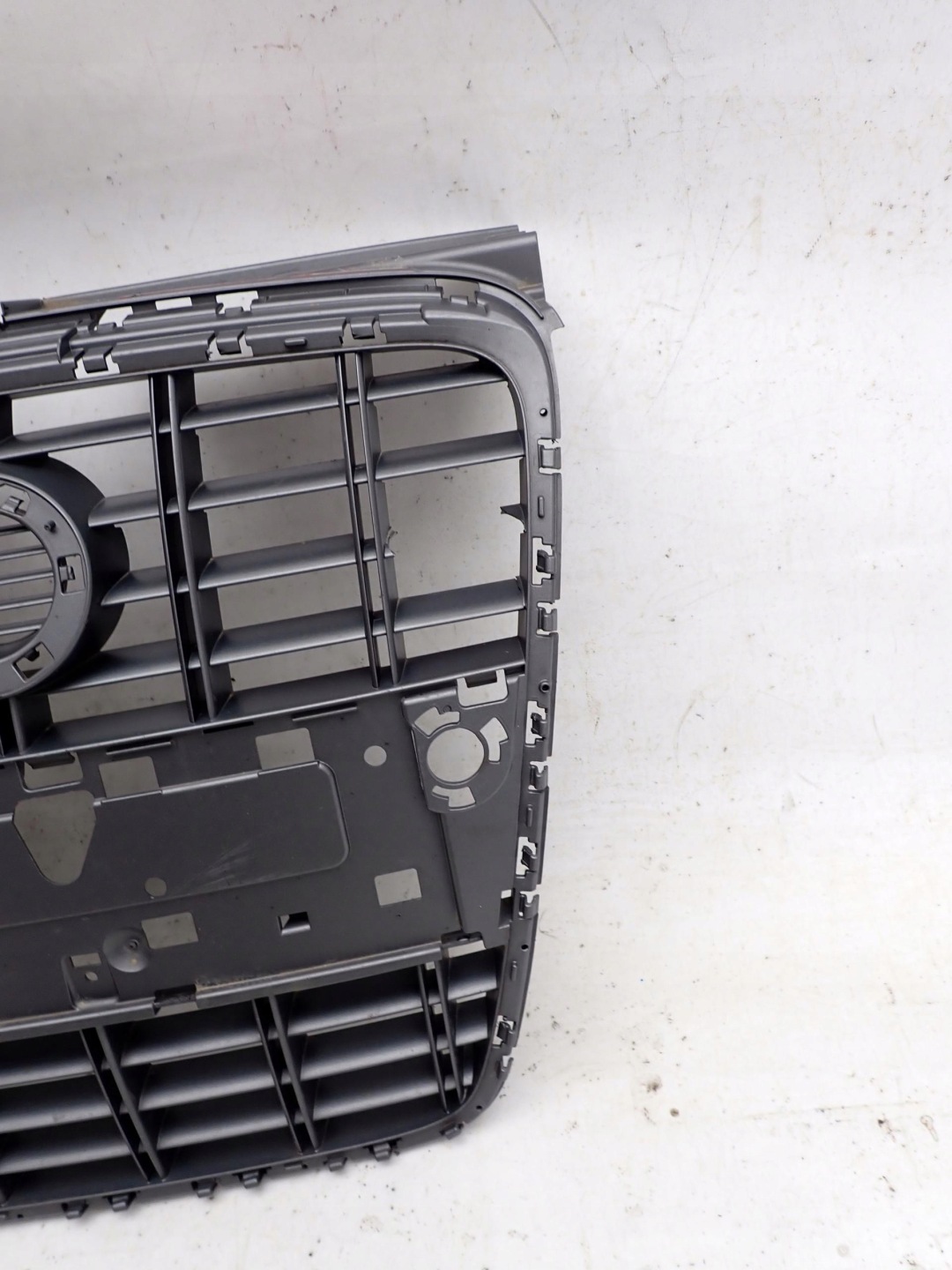 AUDI A4 S4 B7 S-LINE grill grille radiator 8E0853651