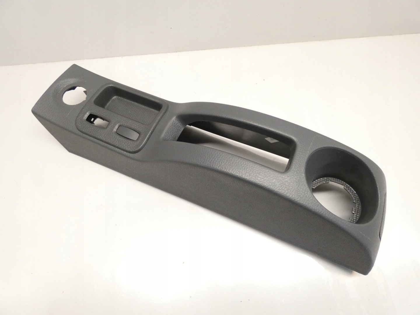TUNEL central bracket for KUBEK rear part DACIA LOGAN and LS MCV 04-12