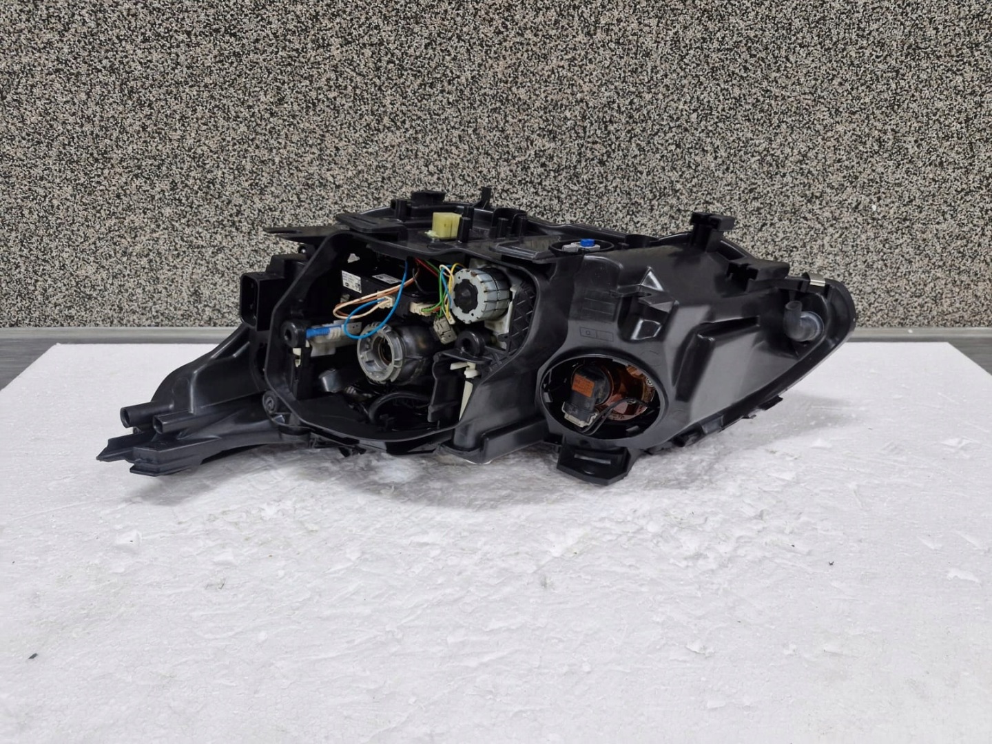 light right BMW 5 E60 E61 LIFT Bi Xenon positioning 2008