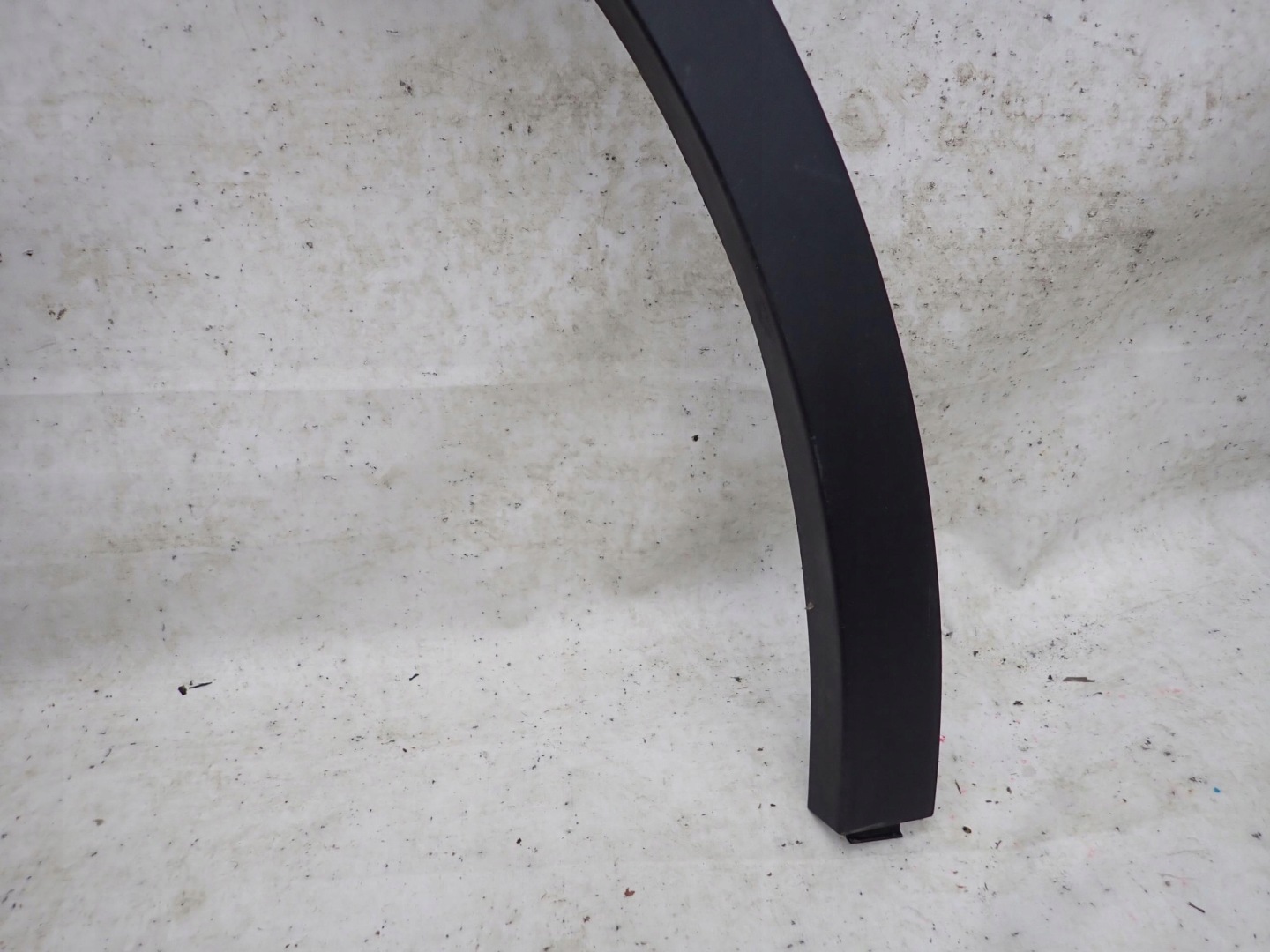 TESLA MODEL Y 20-> moulding cap left front