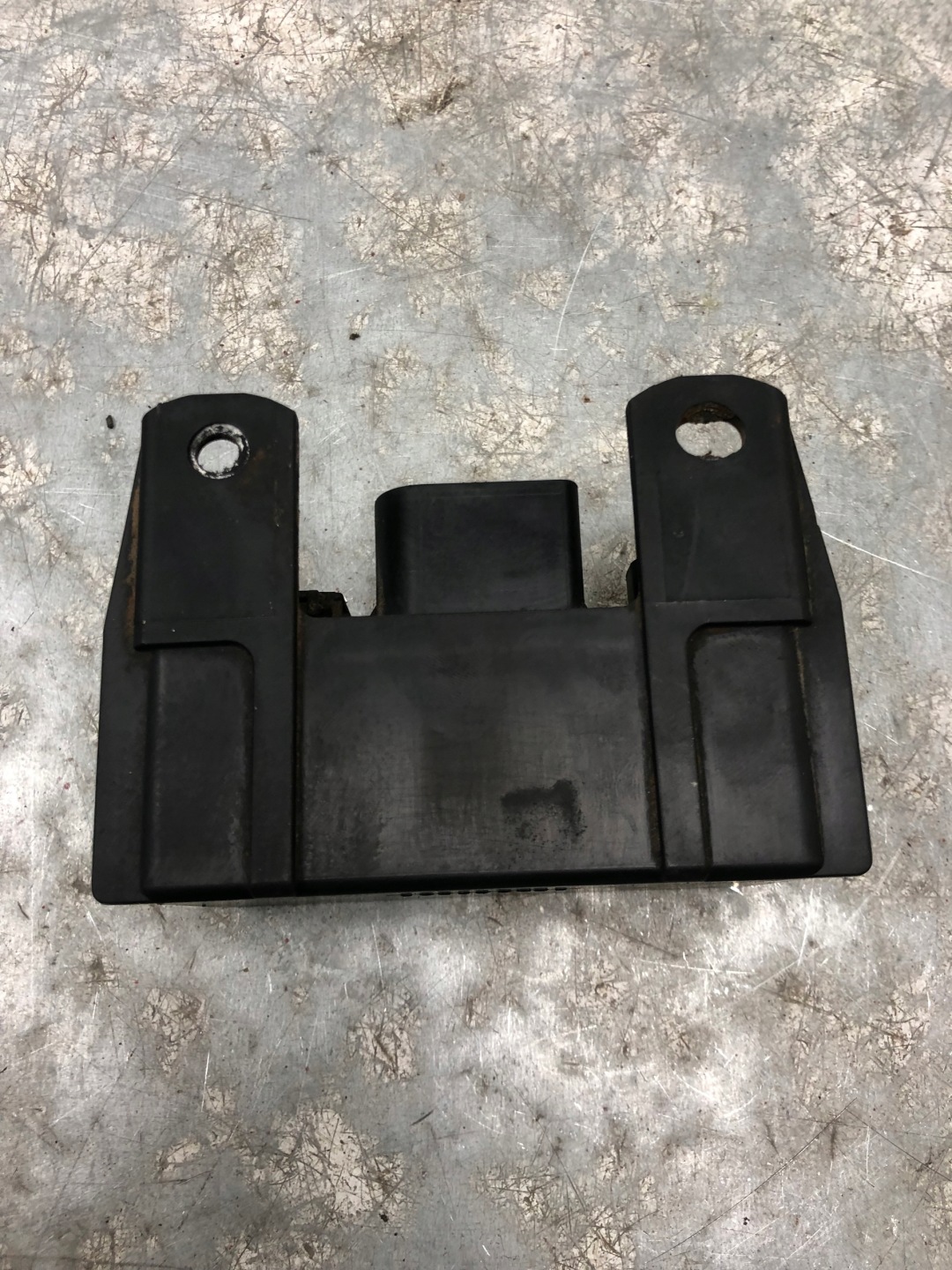 relay plugs 6 PIN MERCEDES W211