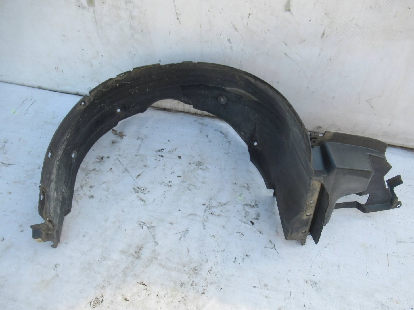 mudguard right front TOYOTA COROLLA VERSO 04