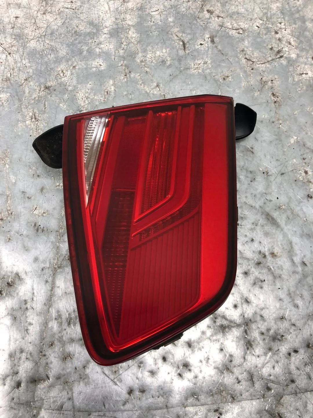 light left rear part to the bonnet VW PASSAT B8 UK