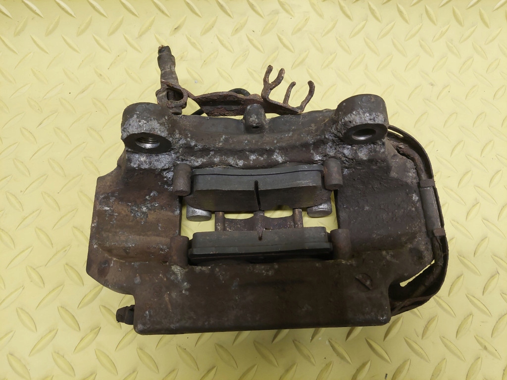 VW TOUAREG and caliper brake left rear part
