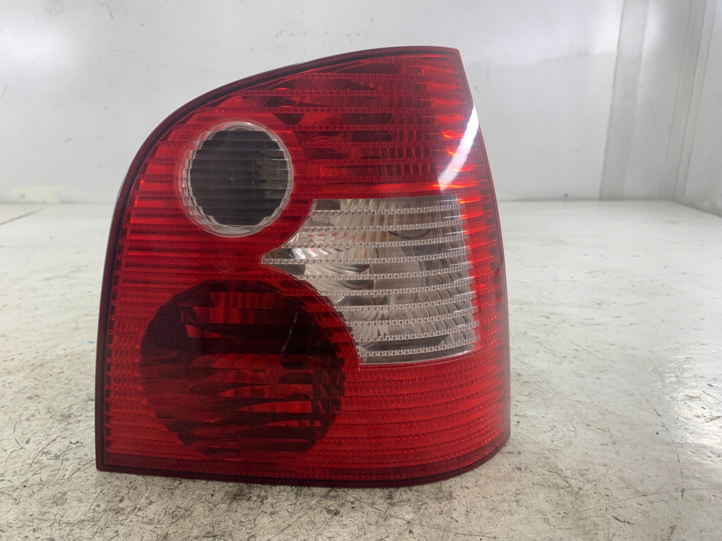 VW POLO IV 9N light right rear part