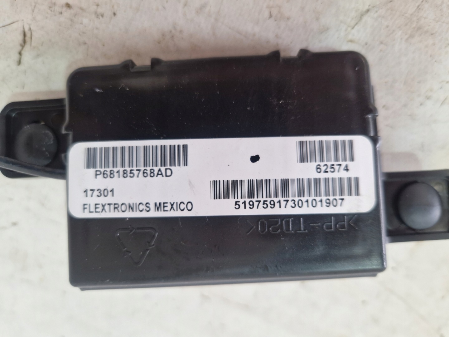 DODGE DURANGO 2021- ANTENA KEYLESS 68185768AD