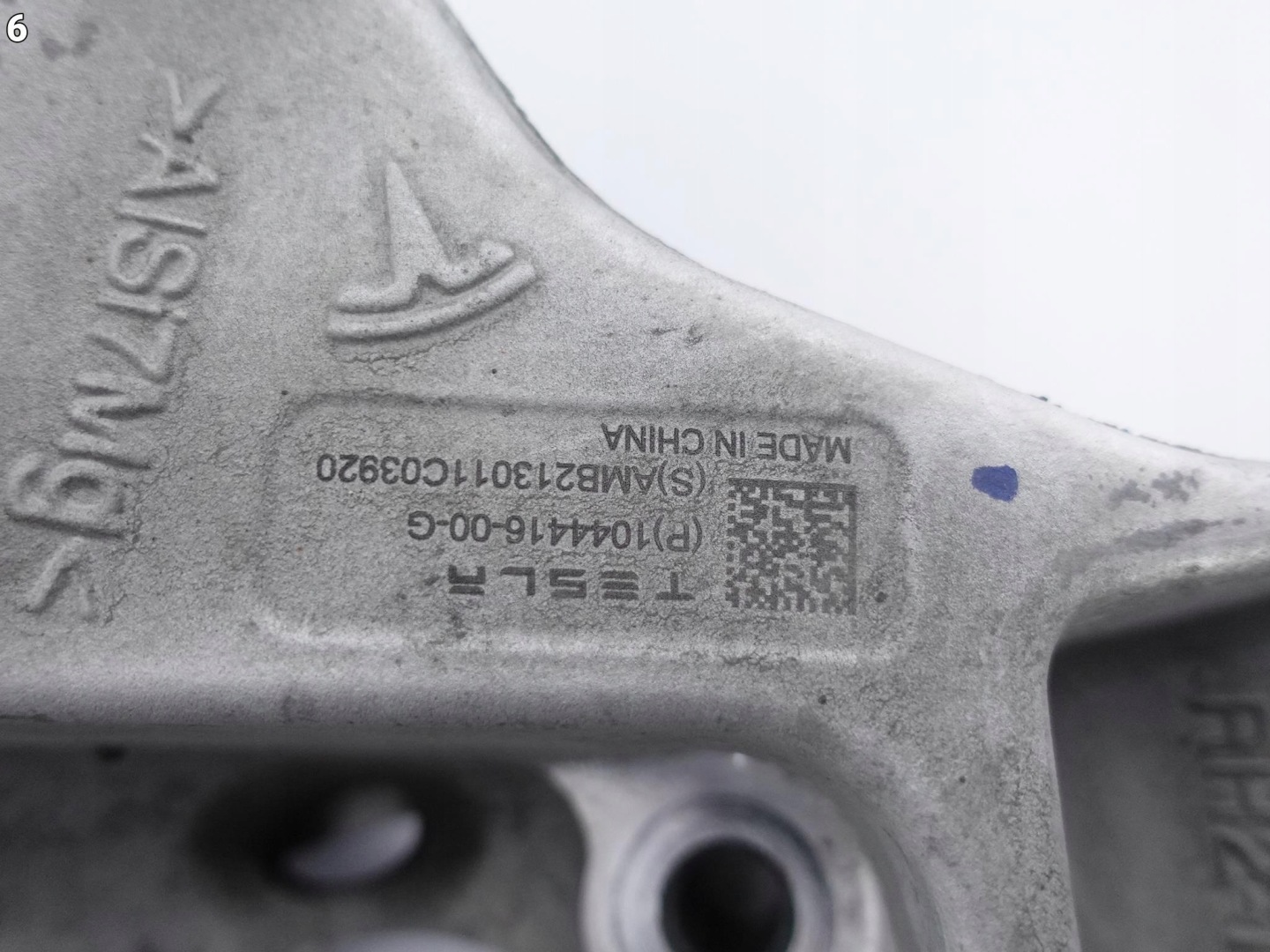 TESLA MODEL 3 17- otoč čepu pravá záď