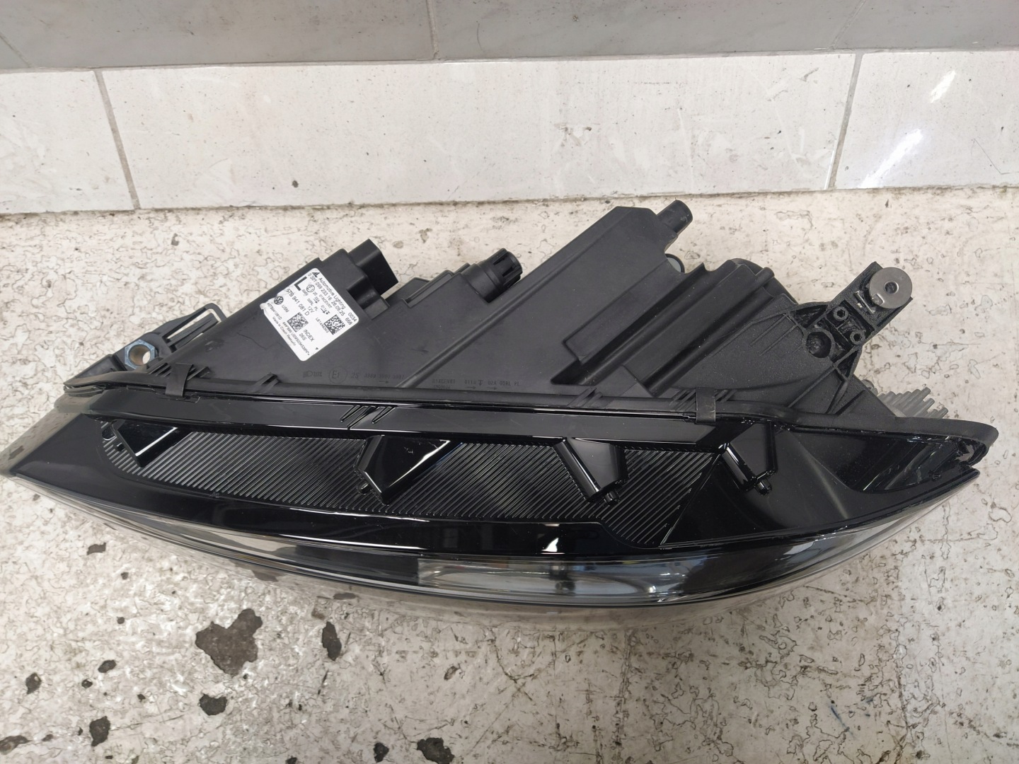 VW TOURAN 5TB lights light REFLEKTOR front FULL LED right left KOMPLET