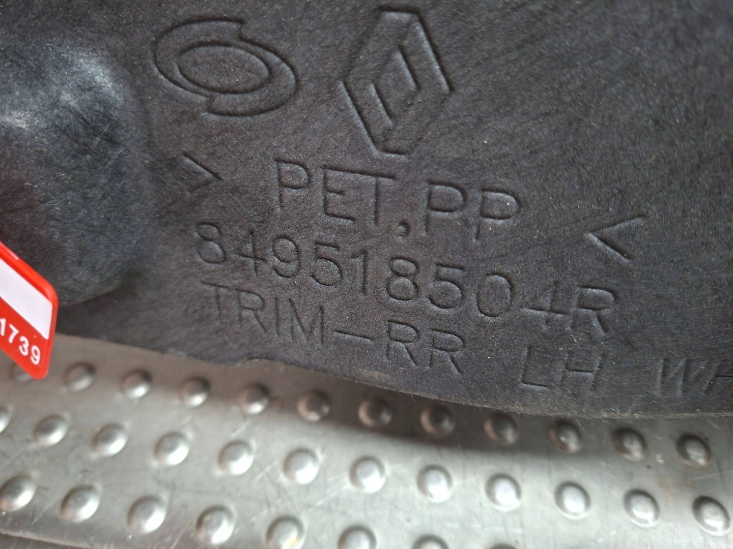 boot upholstery left rear part 849518504R RENAULT ARKANA 2019