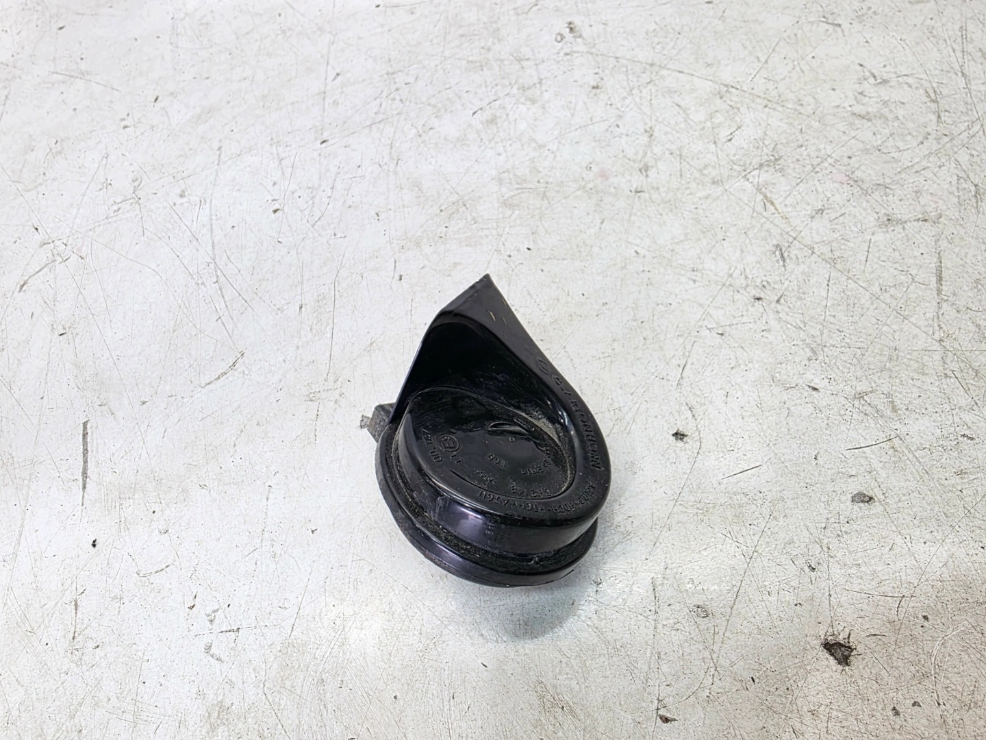 KLAKSON SYGNAL LOW AUDI A6 C8 4K6951210