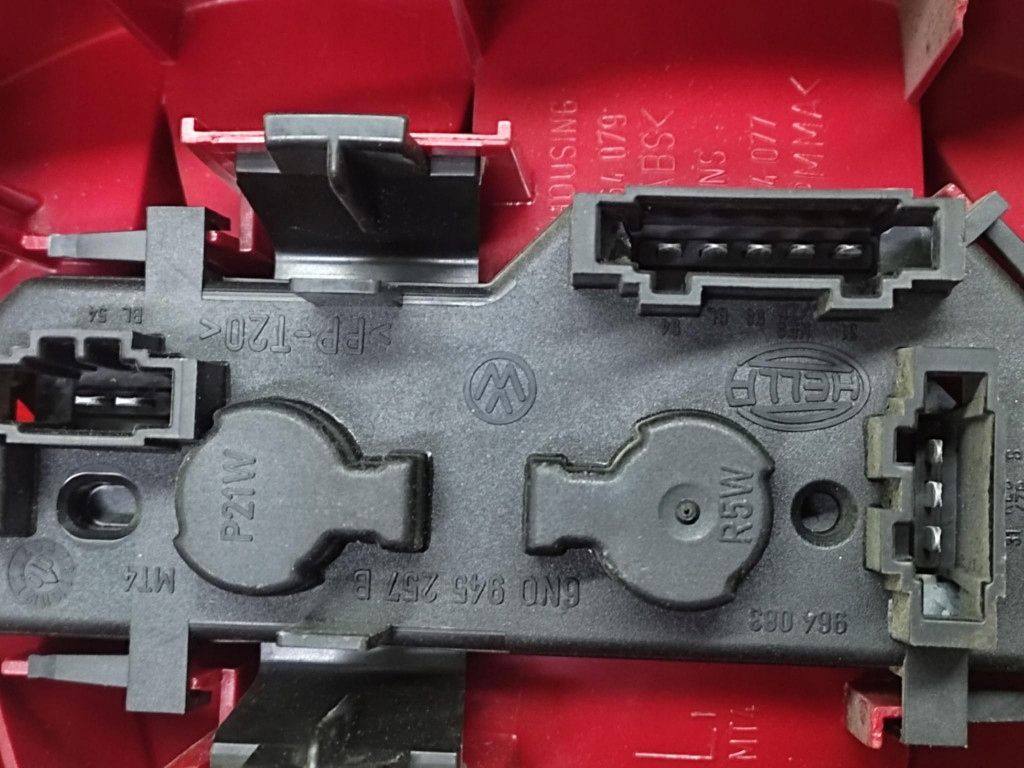 VW POLO IV light left rear part 6N0945095H