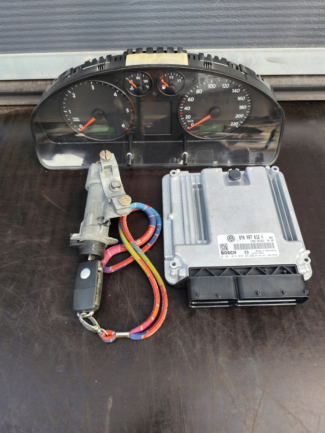 VW T5 2.5 TDI BPC running board STARTOWY dials computer of the engine ignition