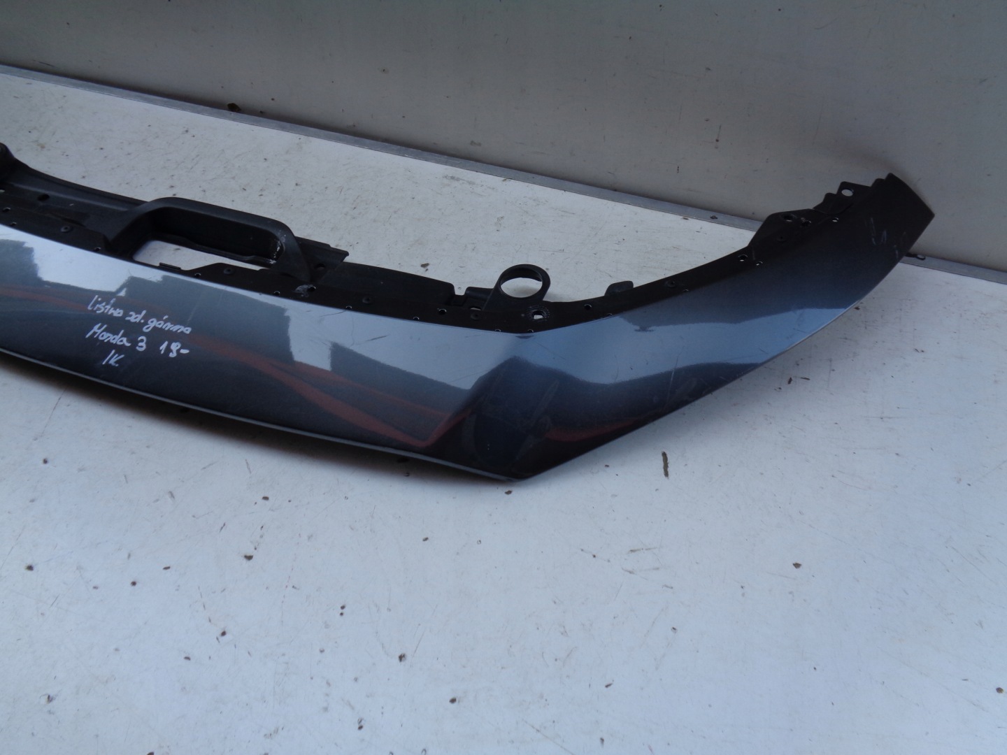 lišta nárazníku Horn maska MAZDA 3 19