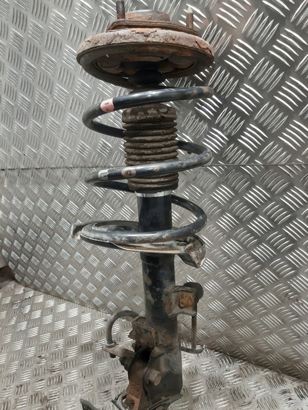 mcpherson swing shock absorber left front MITSUBISHI LANCER VIII 2.0 DID