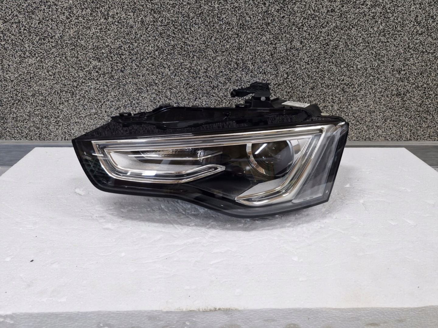 light left Audi A5 8T LIFT Bi Xenon Led