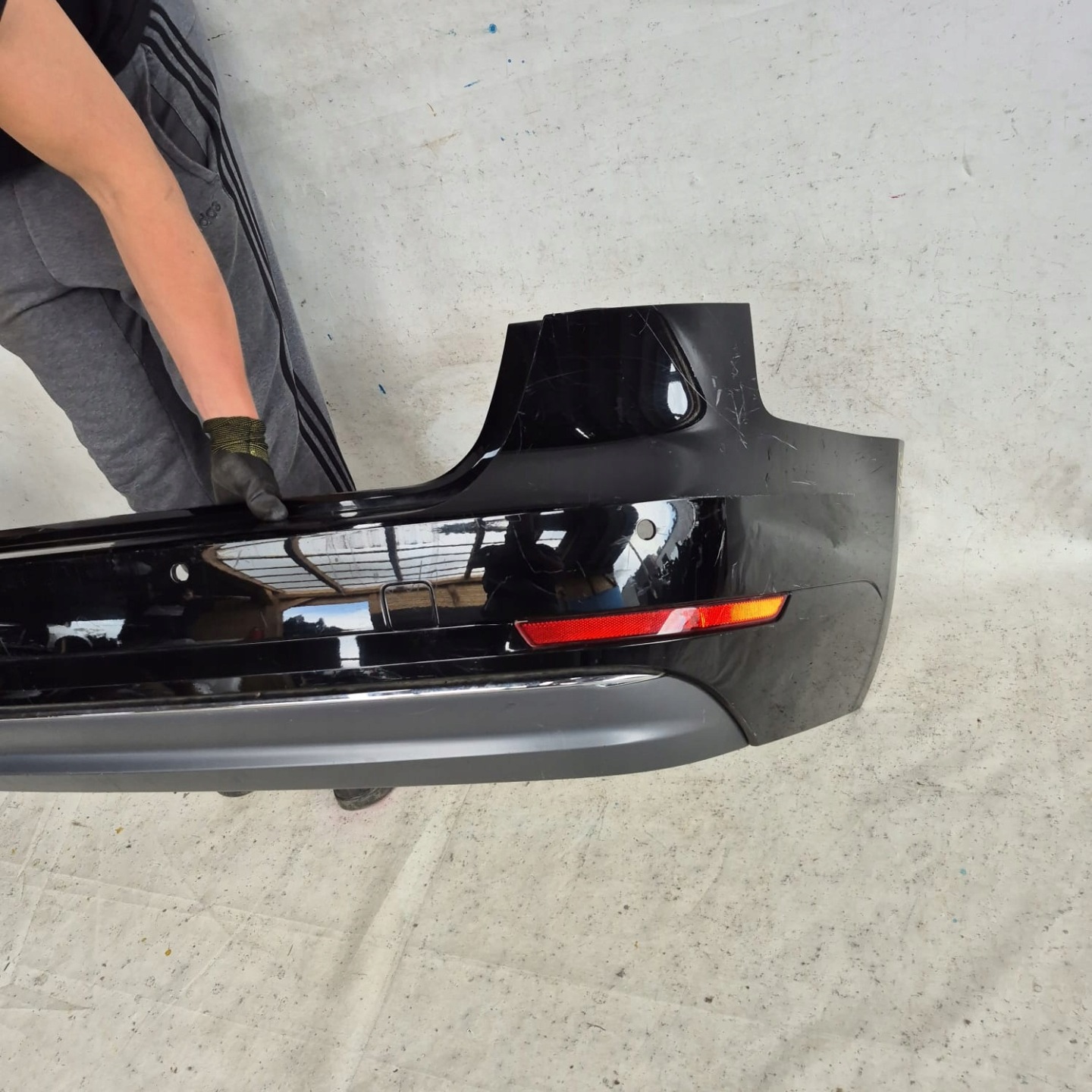 AUDI A4 B9 8W KOMBI 15-19 bumper rear part rear PDC