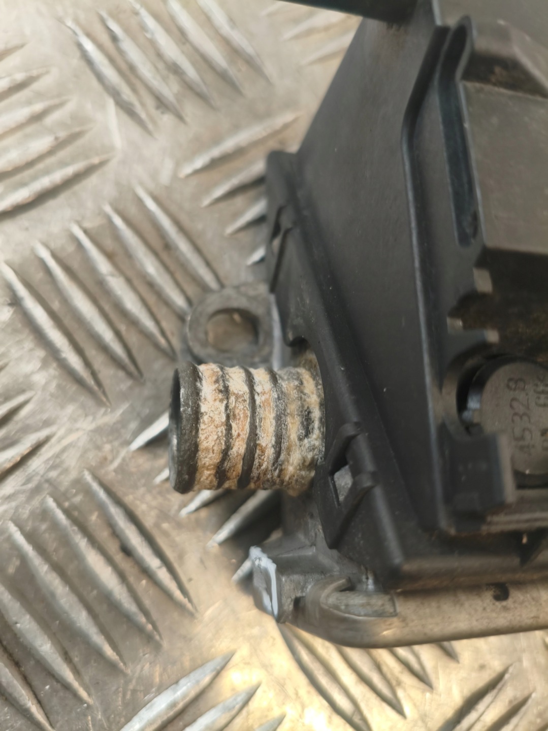 ohřívač vody PRZEPLYWOWY elektrický BMW E46 2.0D 64126918806