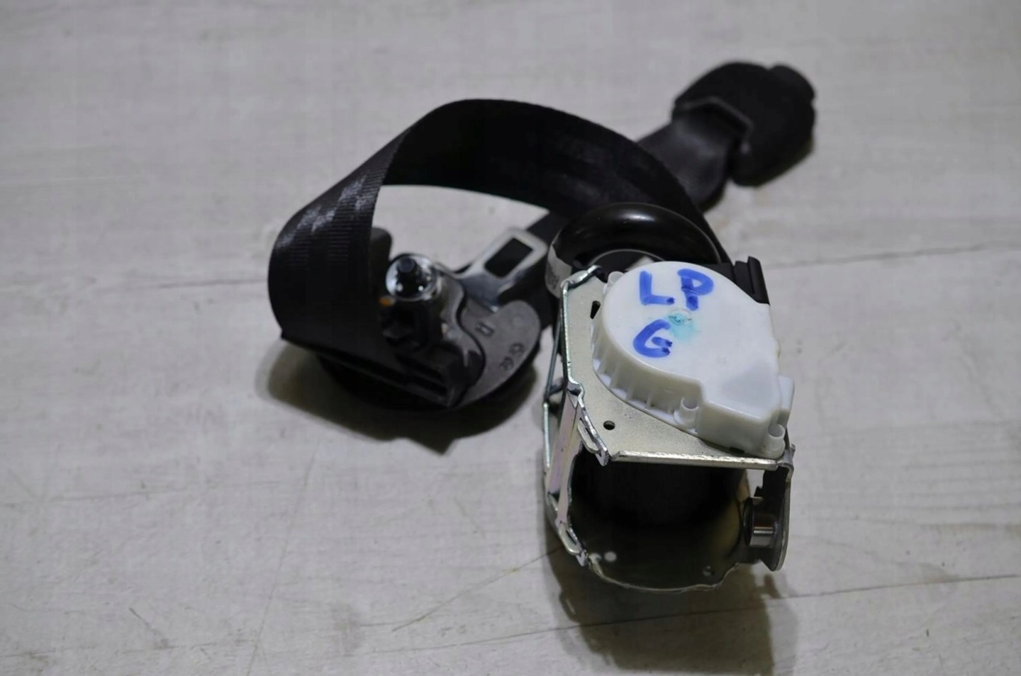 Alfa Romeo Giulia 2021 left front tension belt safety