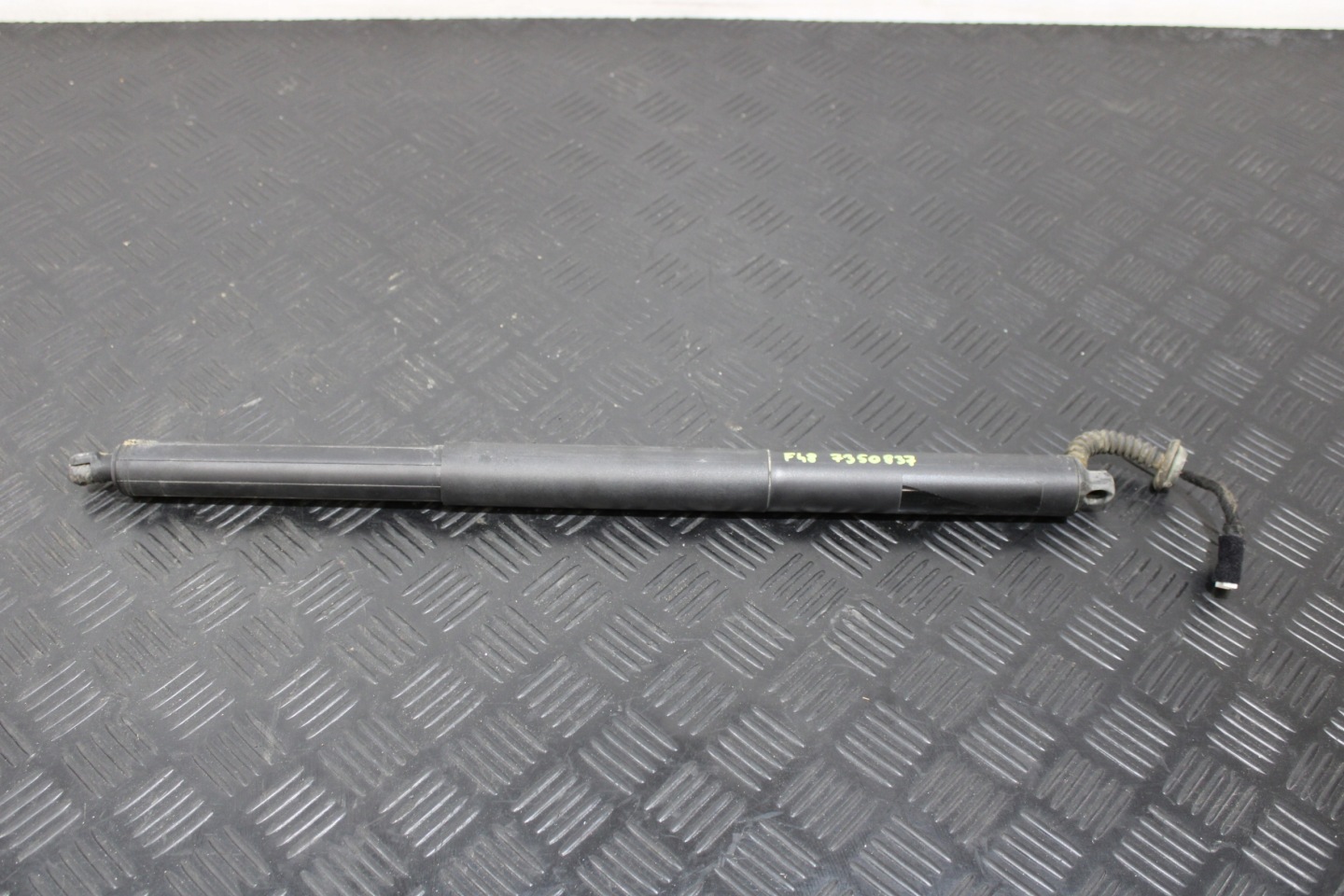 damper telescope electrical bonnet 7350837 BMW X1 F48 2,0 D