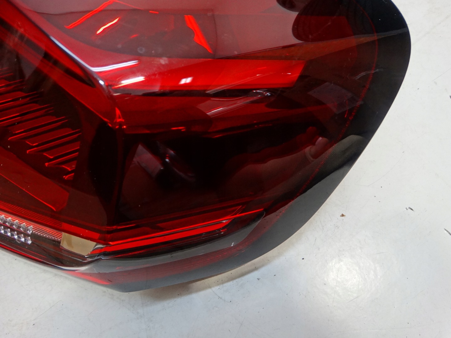 light right rear CITROEN C4 III 9831100080 2020R.