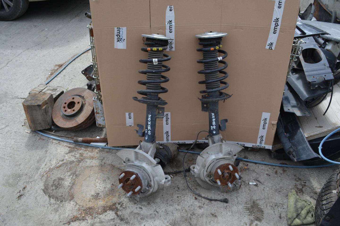 DISCOVERY SPORT L550 shock absorber swing right