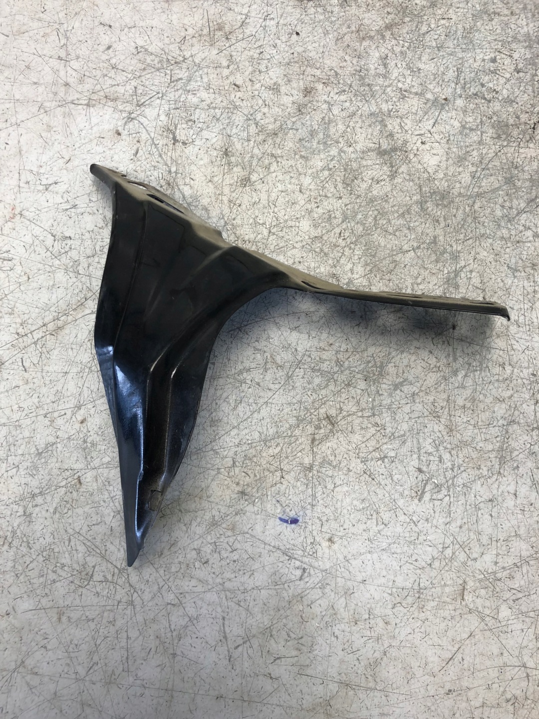 Console Aile Droite VW TOURAN 1T0821136