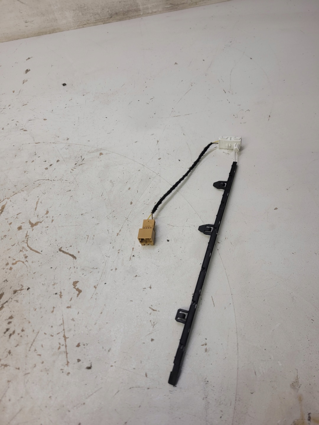 moulding LED door AUDI A4 B9 left front 8W0947356