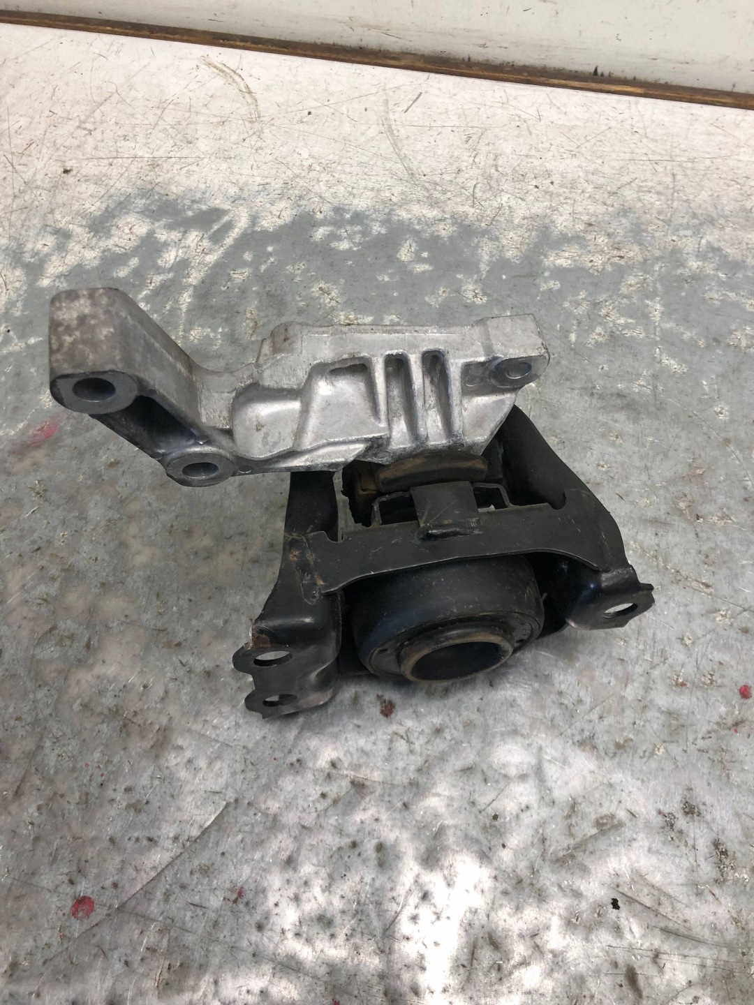 holder engine mount 1.6 HR16 NISSAN VERSA