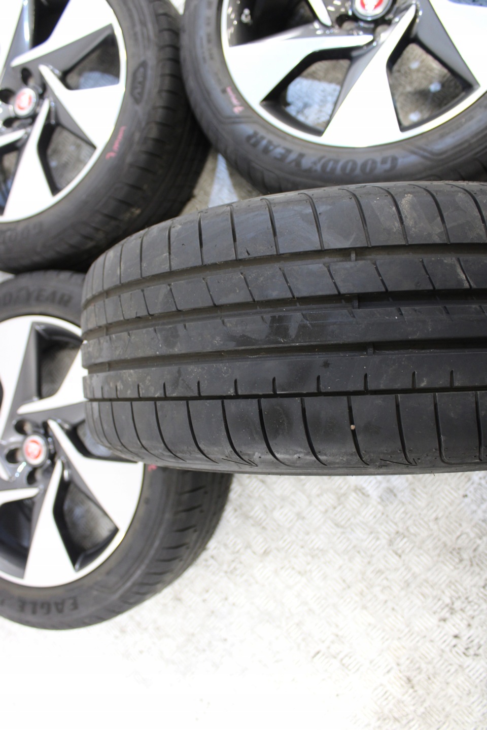 wheels discs disc 245/50 R20 ET52 JAGUAR and-PACE X590 EV400 J9D3-BC