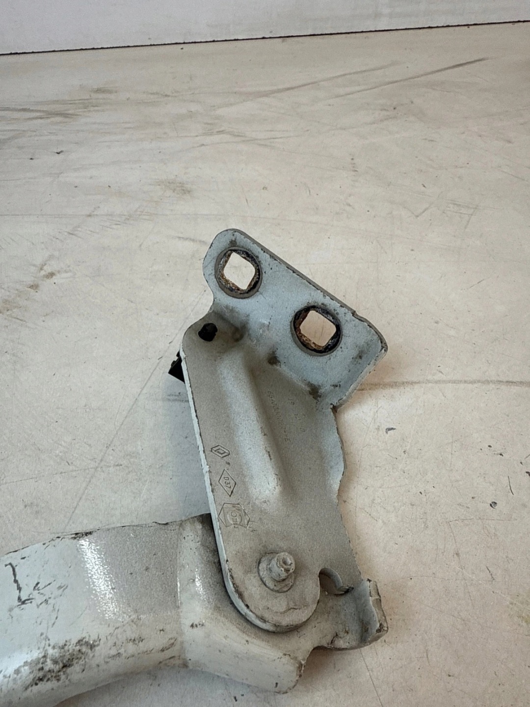 hinge bonnets front front right Renault Master III