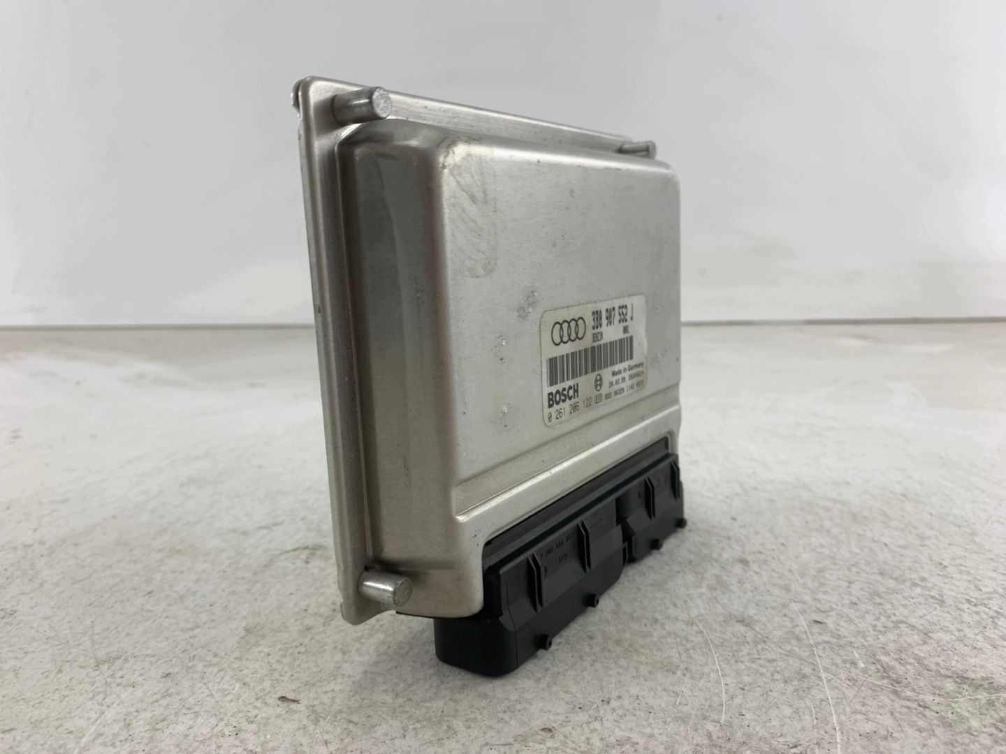 AUDI A6 C5 A4 B5 2.4 unité de commande électronique uce moteur 3B0907552J