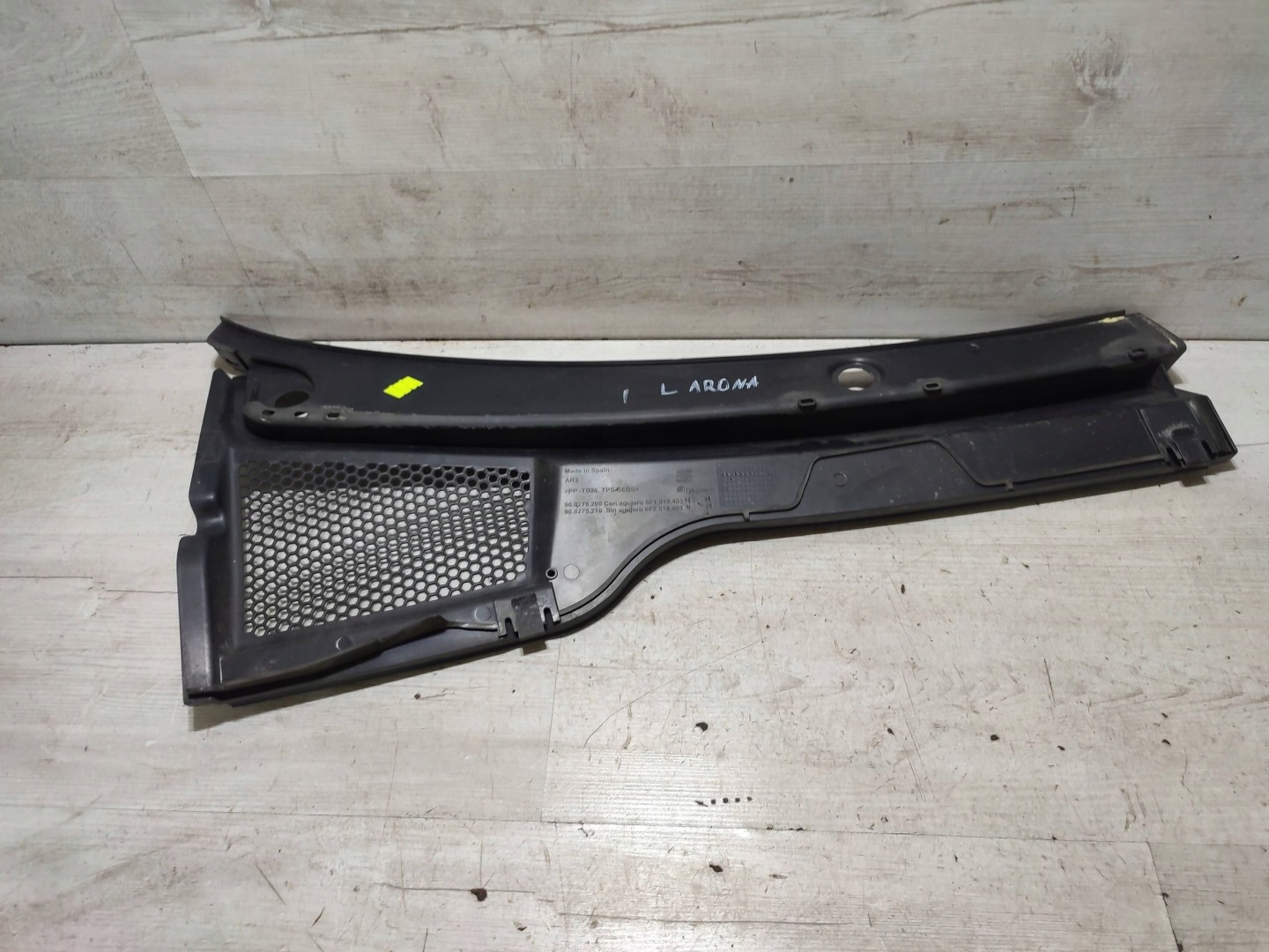 Seat Arona 2019 left side torpedo front