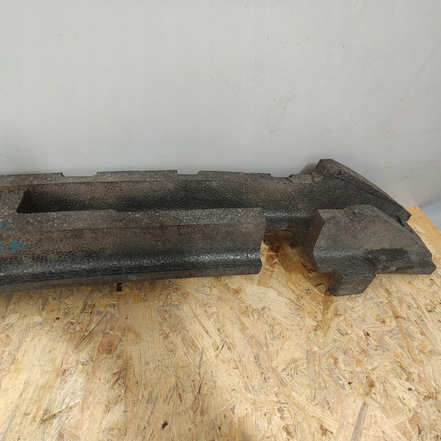 ABSORBER nárazníku předek NISSAN MICRA K14